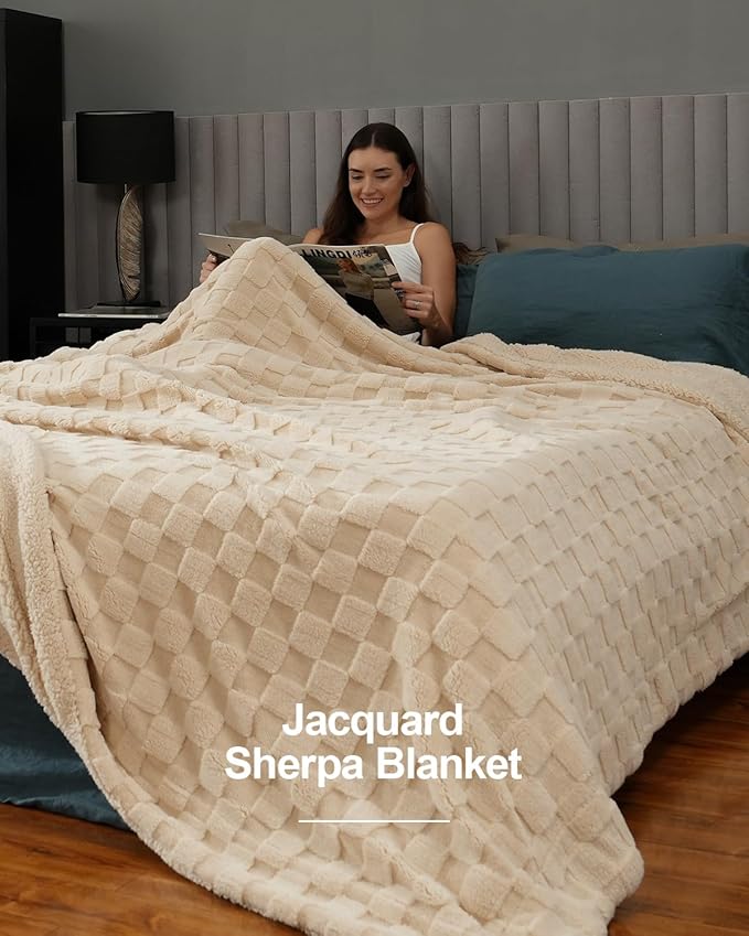 Pawque Super Soft Cozy Throw Blanket for Couch Sofa Bed - Fluffy Sherpa Fleece Reversible Thick Warm Fuzzy Blanket for All-Season, 3D Checkered Jacquard Elegant Decorative Blankets, Khaki, 50" x 60"