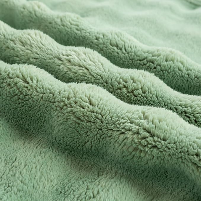YUSOKI Luxury 3D Bubble Throw Blanket 3.1lb,All Ages,Home Decoration, (Sage Green,60 * 80inches)
