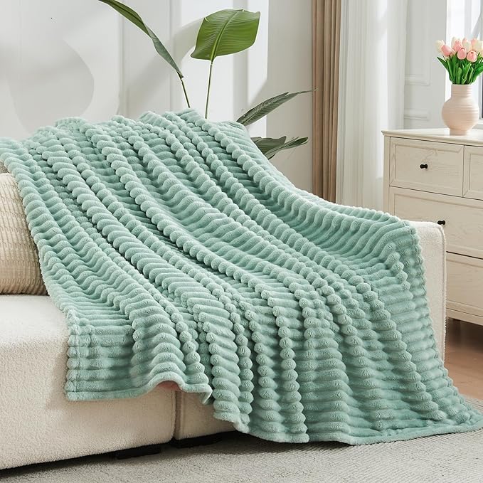 NEWCOSPLAY Super Soft King Blanket New Sage Green Premium Silky Flannel Fleece 3D Ribbed Jacquard Lightweight Bed Blanket All Season Use (New Sage Green Ribbed, King(90"x110"))