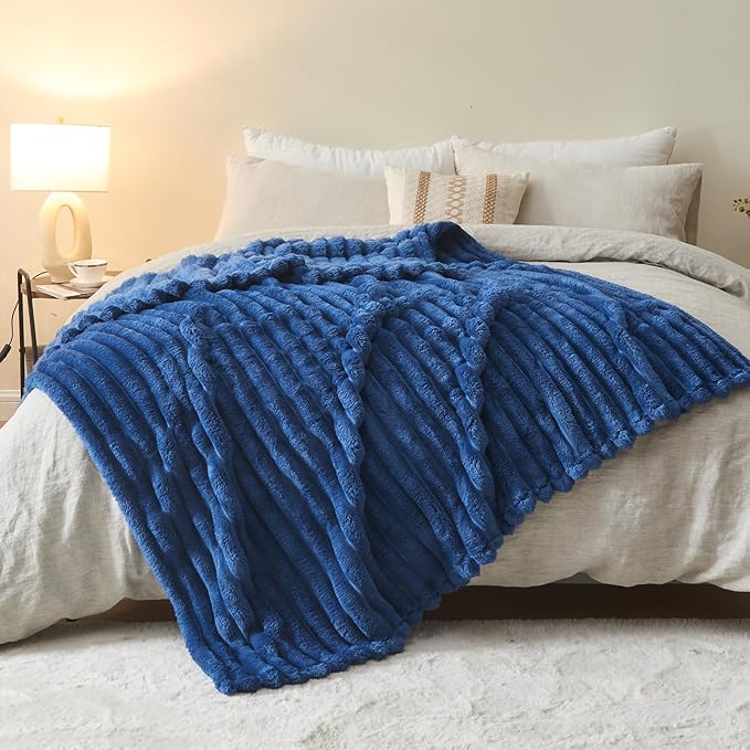 NEWCOSPLAY Super Soft Twin Blanket Navy Premium Silky Flannel Fleece 3D Ribbed Jacquard Lightweight Bed Blanket All Season Use (Navy Ribbed, Twin(60"x80"))