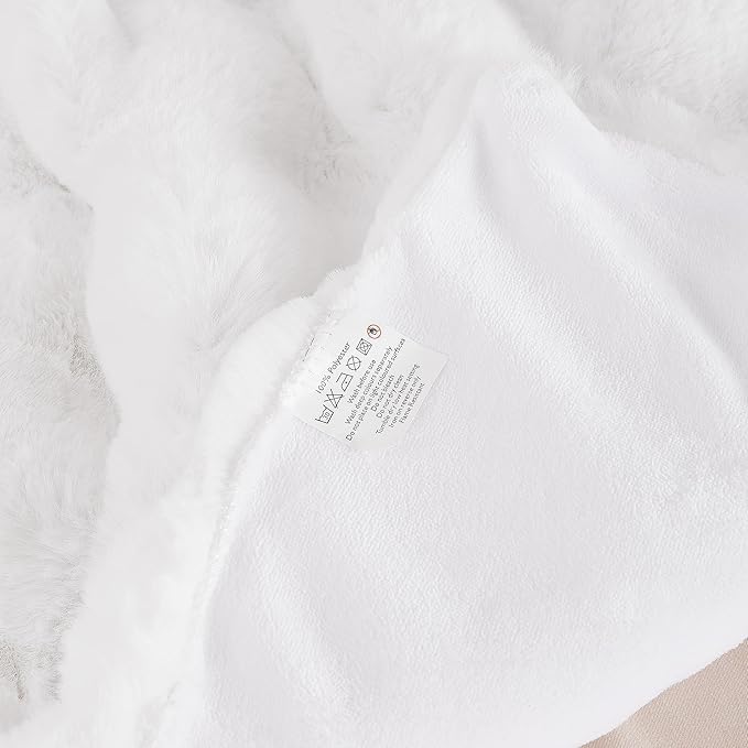 White Furry Blanket King Size Soft Faux Fur Throw Fuzzy Bunny Fur Blanket for Bed Cozy 90x108 Fluffy Blankets King for Bedroom Living Room Home Decor Gifts 1000 GSM