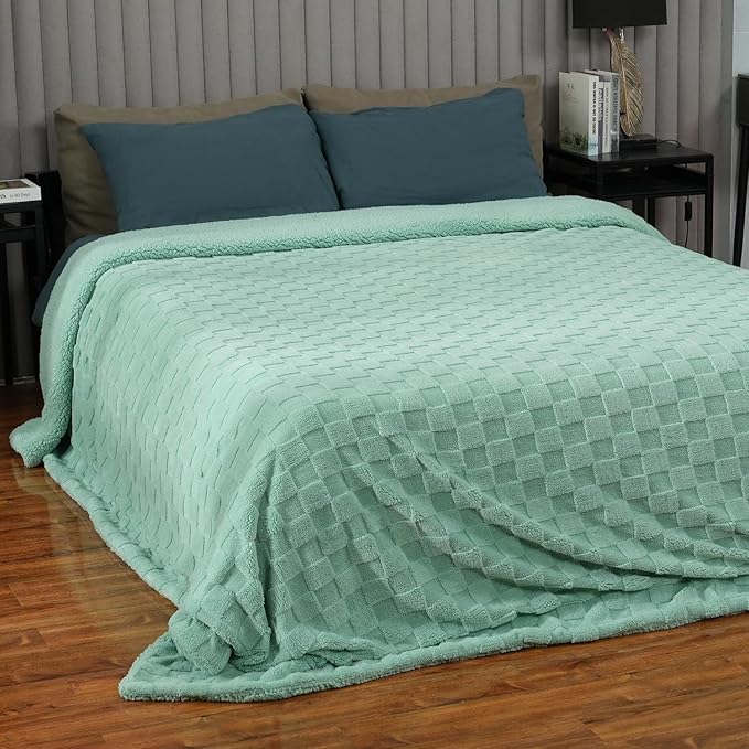 Pawque Super Soft Cozy Throw Blanket King Size for Couch Bed, Fluffy Sherpa Fleece Reversible Thick Warm Fuzzy Blanket for All-Season, 3D Checkered Jacquard Decorative Blankets, Sage Green, 108"x90"