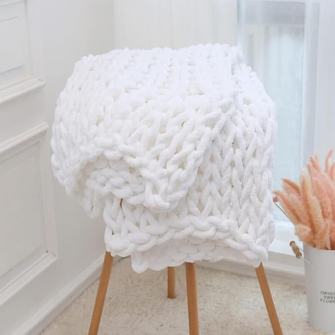 Chunky Knit Blanket Throw 48"*71", Hand Knitted Warm Chenille Throw Blanket, Home Decor Soft Thick Yarn Cable Knit Blanket,Soft Breathable Fleece Banket Christmas for Couch Bed Sofa Best Gift (White)