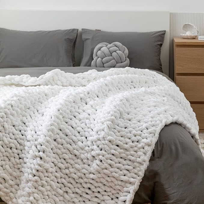 Chunky Knit Blanket Throw 40"×40", Hand Knitted Warm Chenille Throw Blanket, Home Decor Soft Thick Yarn Cable Knit Blanket, Soft Breathable Fleece Banket Christmas for Couch Bed Sofa Best Gift (White)