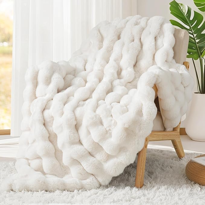 Touchat Luxury 1000GSM Rabbit Faux Fur Twin Blanket, Super Heavy Warm Cozy Beige Cream Blankets for Couch Bed Sofa, Ruched Plush Fuzzy Elegant Soft Reversible Mink Blanket for Living Room Bedroom