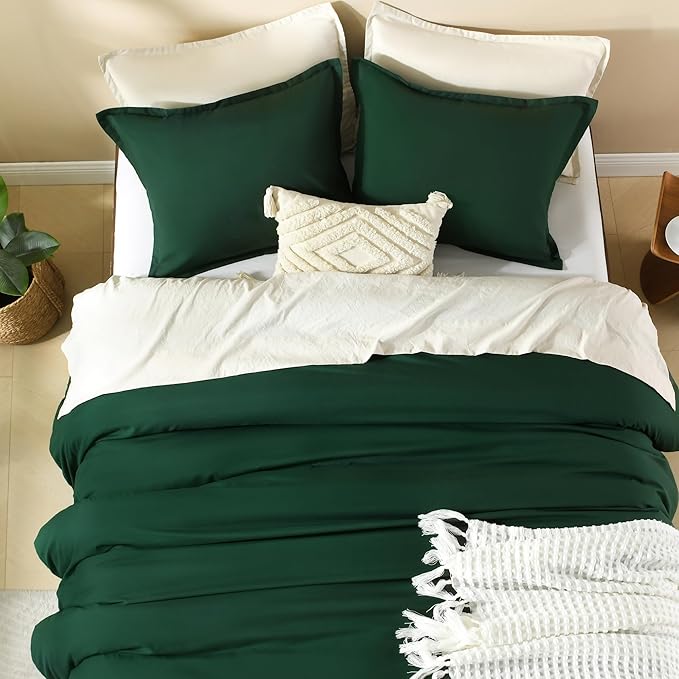 Litanika Comforters Emerald Green Oversized King Size, 3 Pieces Lightweight Solid Bedding Comforter Set, All Season Fluffy Bed Set (120x98In Comforter & 2 Pillowcases)