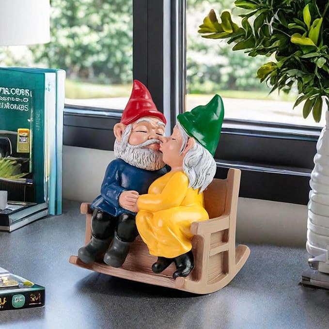 Kiss Garden Gnome Statue Valentine's Day Gifts Couple in Love Collectible Figurine Mr and Mrs Gnome Statue Lover Couple Figurine Romantic Gnome Statue Indoor Outdoor Garden Yard Home Décor