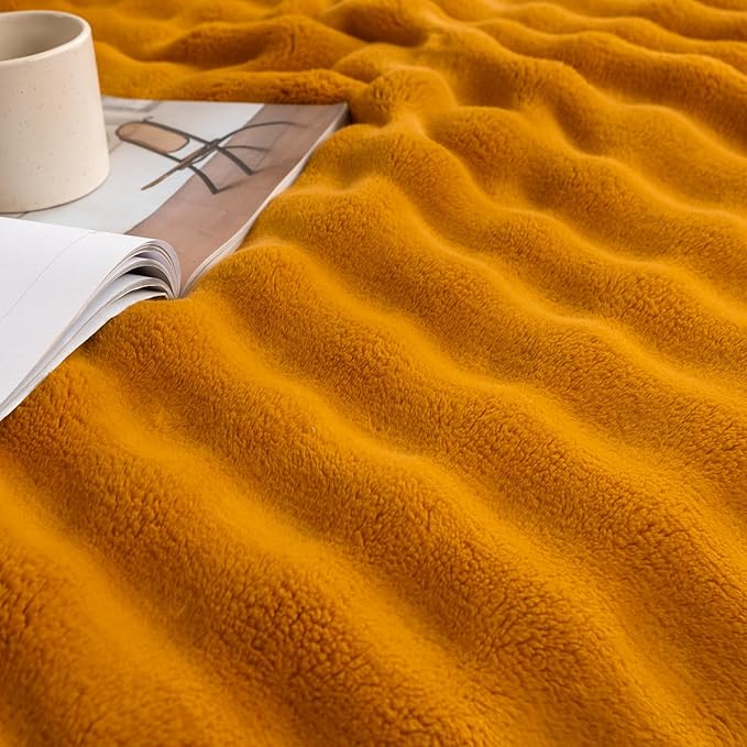 YUSOKI Luxury 3D Bubble Throw Blanket 2lb,All Ages,Home Decoration, (Gold,50 * 60inches)