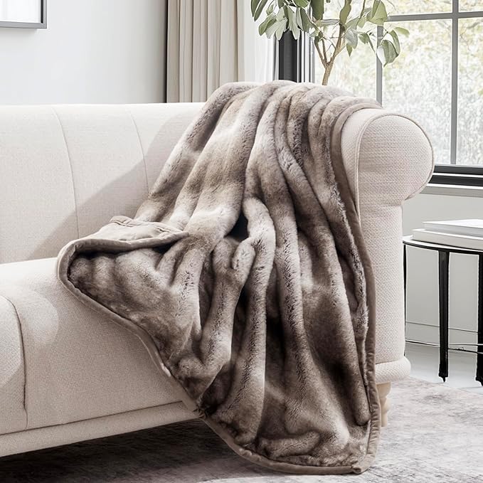 Ultra Soft Luxury Fluffy Mink Faux Fur Throw Blanket, Thick Warm Fall Winter Blankets for Bed, Couch, Cozy Plush Reversible Blanket for Chair, Sofa (Ombré Hazel Brown, 60"x80")