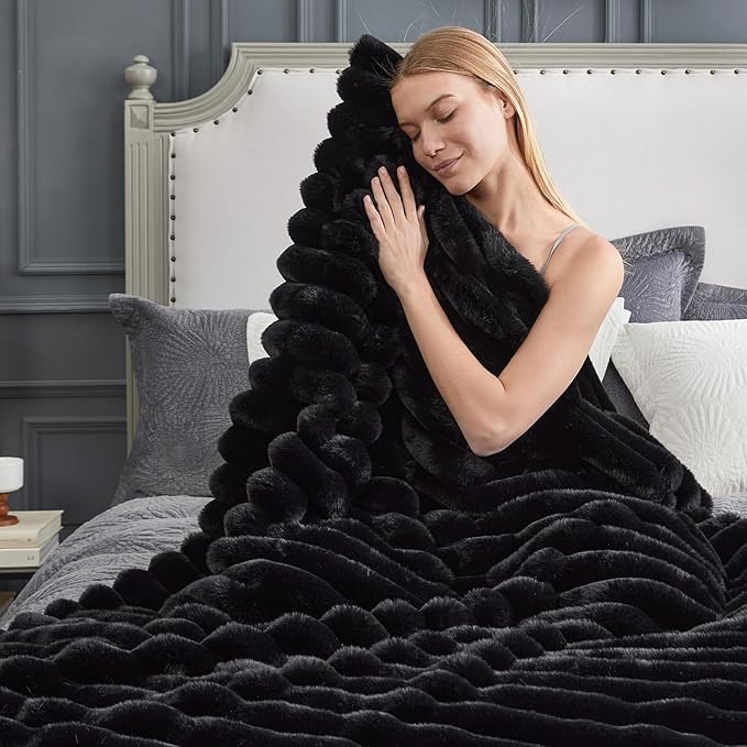 Cozy Bliss Faux Fur Throw Blanket for Couch, Cozy Warm Plush Striped Blanket for Sofa Bedroom Living Room,50 * 60 Inches Black