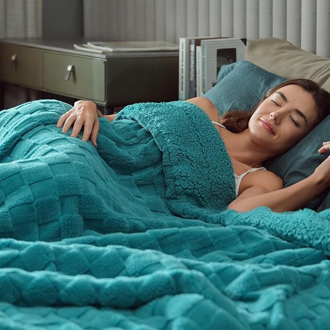 Pawque Super Soft Cozy Throw Blanket Twin Size for Couch Bed, Fluffy Sherpa Fleece Reversible Thick Warm Fuzzy Blanket for All-Season, 3D Checkered Jacquard Decorative Blankets, Teal Green, 60" x 80"