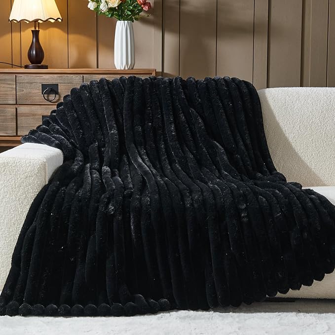 NEWCOSPLAY Faux Fur Twin Blanket Black 3D Ribbed Plush Thick Warm Blanket for Couch Sofa Bed 850GSM (Black Ribbed, Twin(60"x80"))