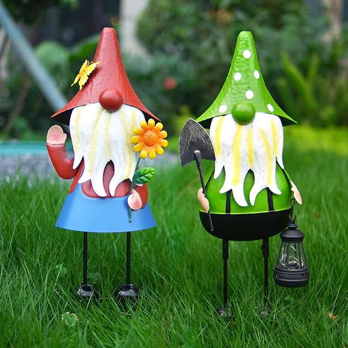 HONGLAND Solar Metal Gnome Yard Art -18 Inch Garden Gnomes Statues Outdoor Decor with Solar Lantern Lights -3D Outdoor Figurines for Patio Yard Lawn Porch Ornament Gardening Gifts