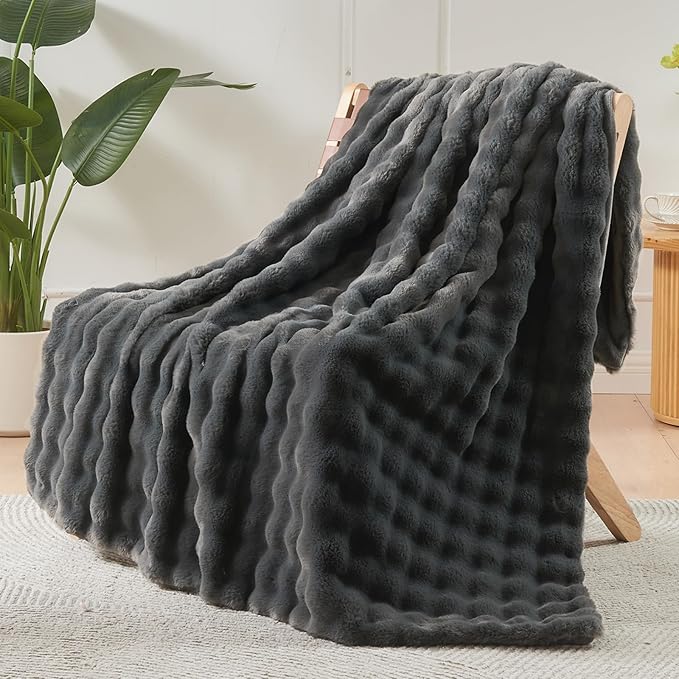 NEWCOSPLAY Faux Fur Twin Blanket Grey Bubble Blanket Thick Warm Soft for Couch Sofa Bed 550GSM (Grey, Twin(60"x80"))