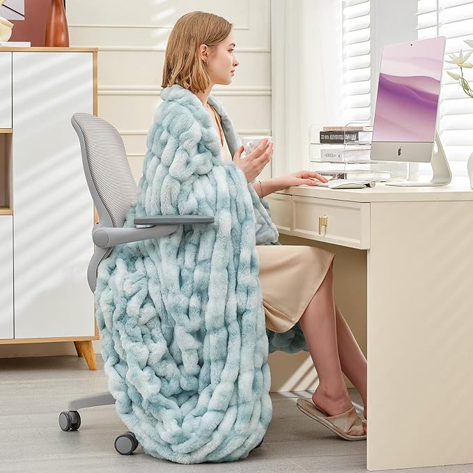 Ultra Soft Luxury Faux Fur Twin Blanket for Counch,Fuzzy Fluffy Plush Warm Cozy Elegant Wrinkled Blanket for Sofa Bedroom Living Room,（60"x80",Tie-dye Freshwater Blue）