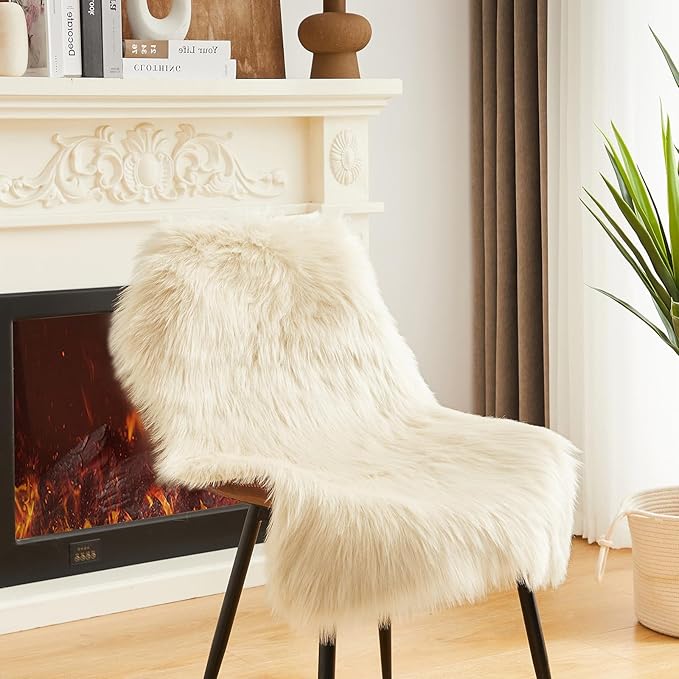 AMTOVO Faux Fur Rug, Beige Small Area Rug, Fluffy Sheepskin Rug, Fuzzy Ultra Soft 2 x 3 ft Shag Rugs for Bedroom Sofa Throw Cushion Room Decor, Sheepskin