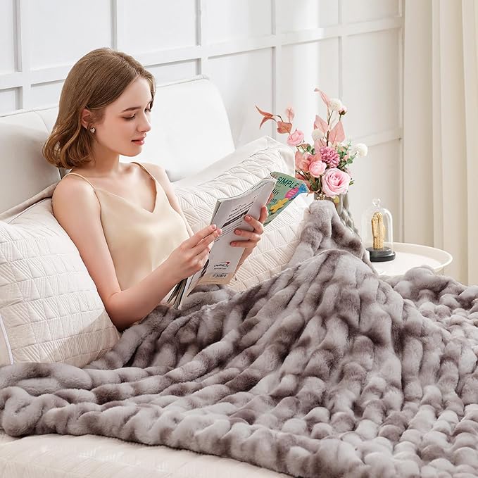 Ultra Soft Luxury Faux Fur Twin Blanket for Counch,Fuzzy Fluffy Plush Warm Cozy Elegant Wrinkled Blanket for Sofa Bedroom Living Room,（60"x80",Tie-dye Taupe）