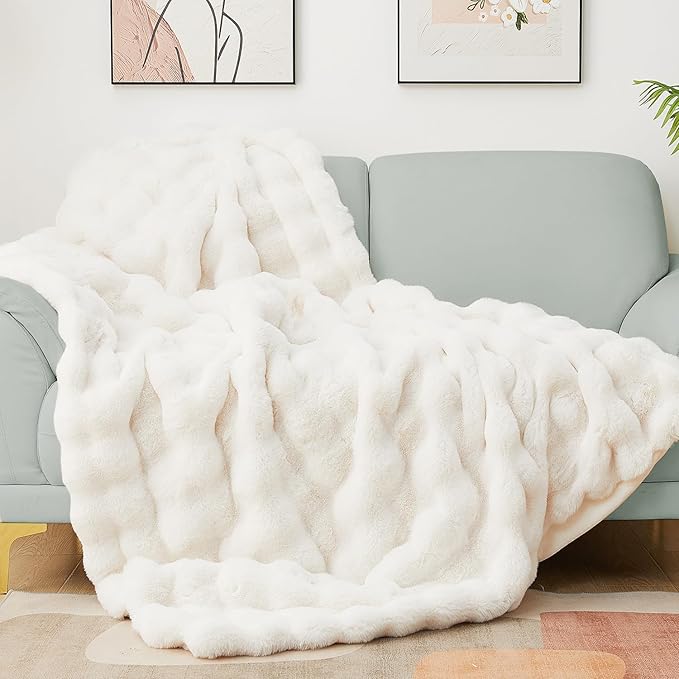 Latepis Luxury Faux Fur Throw Blanket Fuzzy for Couch Soft Thick Blanket for Bed Sofa Cute Plush Fuzzy Warm Blanket for All Seasons Ideal Gifts Luxury Throw Blanket Beige 50x60 Inch, 860gsm