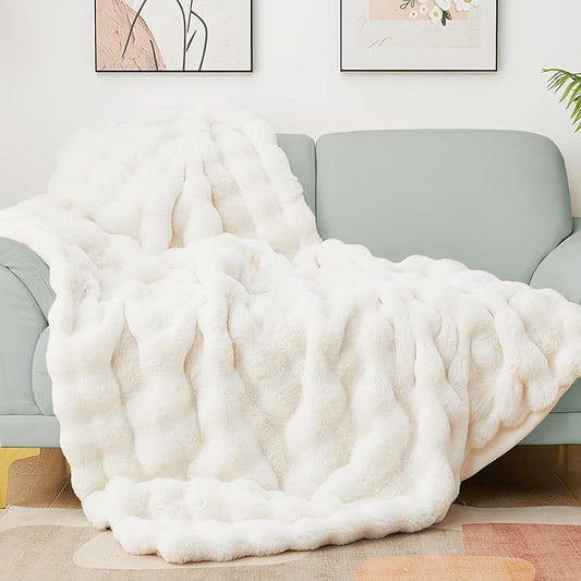 Latepis Luxury King Faux Fur Throw Blanket Fuzzy for Bed Soft Thick Blankets for Sofa Cute Plush Fuzzy Warm Blanket for All Seasons Ideal Gifts Furry Blankets Beige 90x108 Inch, 860gsm