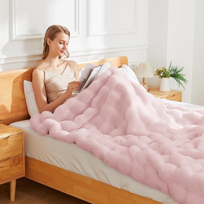 Latepis Faux Fur Twin Blanket Plush Light Pink 60x80 Inch Cute Fluffy Warm Bubble Blankets for Couch Bedroom Soft Blankets for All Seasons Cozy Blanket for Woman Gift, 860gsm