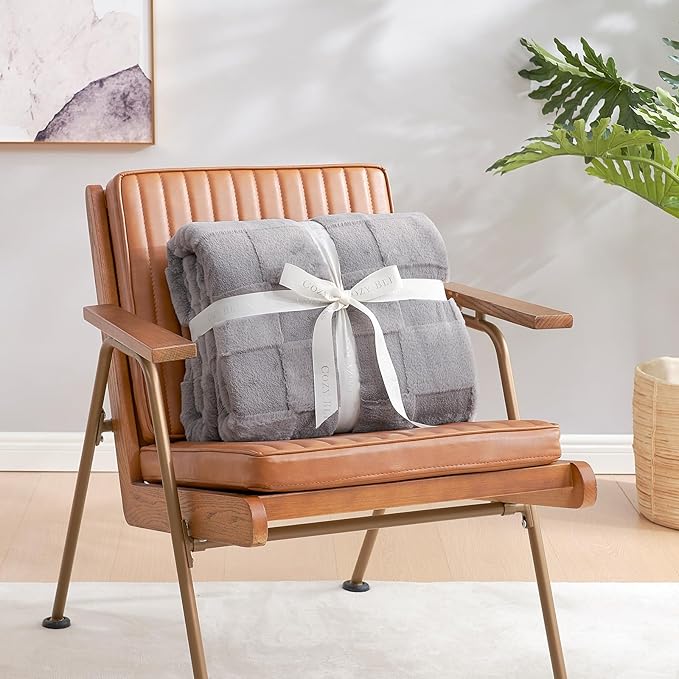 Cozy Bliss Checkered White Faux Rabbit Fur Throw Blanket, Soft Fuzzy Fluffy Minky Cream Furry Blankets for Couch, Bed (Grey, Queen(90" x 90"))