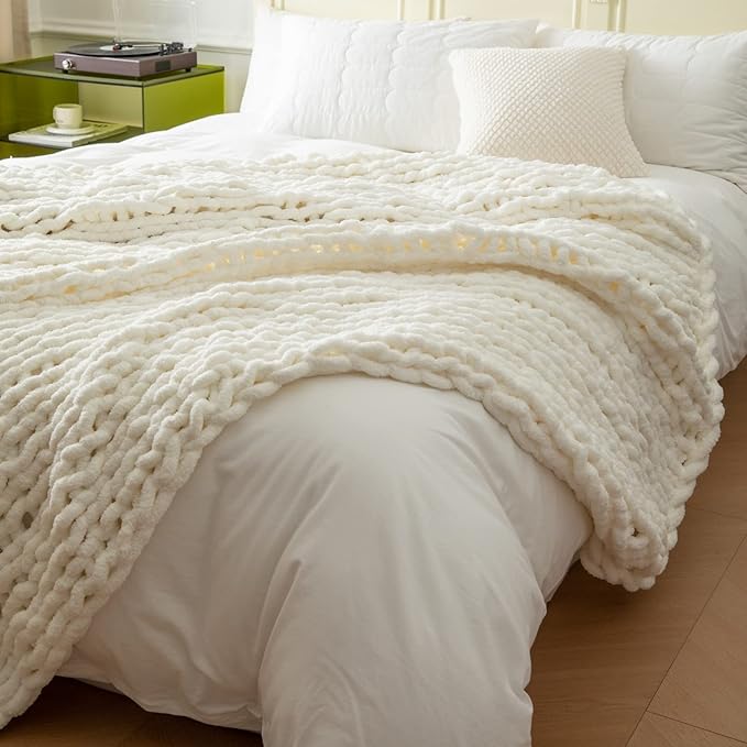 WESHIONGOO Chunky Knit Throw Blanket 50"×60" Knitted Throw Blankets for Couch Bed Fluffy Soft Blanket with Jumbo Chenille Yarn Thick 100% Handmade (Cream White)
