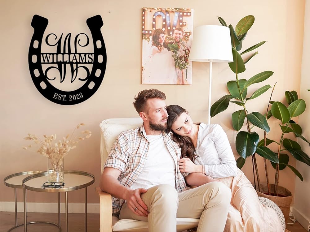 Personalized Horseshoe Metal Sign with Initial and Family Name, Custom Monogram Horseshoe Metal Sign, Horseshoe Metal Wall Art Last Name Sign Equestrian Horse Lover Gift Horseshoe Living Room Decor