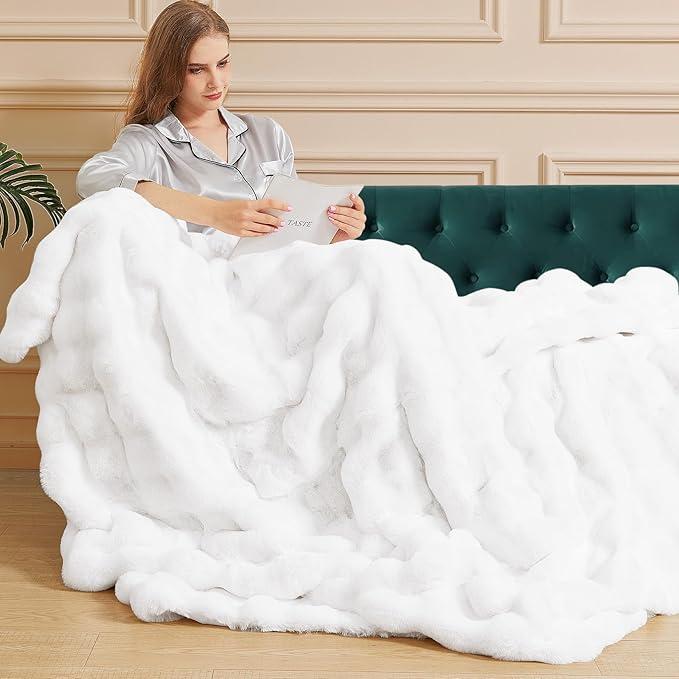 White Faux Rabbit Fur Throw Blanket for Bed Living Room 50x60 Thick Soft Throw Blanket Fluffy Bed Furry Best Housewarming Home Gifts 860 GSM