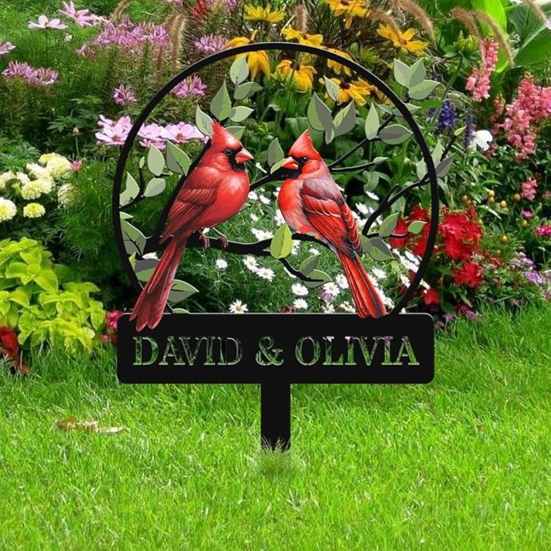 Personalized Name Garden Cardinal Metal Signs with Stake, Custom Family Name Yard Decor for Outdoor Outside, Cardinal Lawn Patio Stake Gardening Enthusiasts Grandmothers Gift