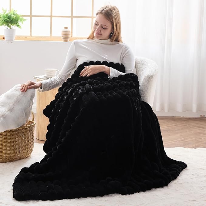 NEWCOSPLAY Faux Fur Twin Blanket Black 3D Ribbed Plush Thick Warm Blanket for Couch Sofa Bed 850GSM (Black Ribbed, Twin(60"x80"))