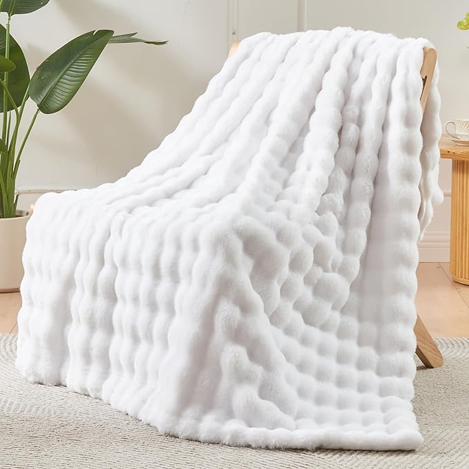 NEWCOSPLAY Faux Fur Twin Blanket White Bubble Blanket Thick Warm Soft for Couch Sofa Bed 550GSM (White, Twin(60"x80"))