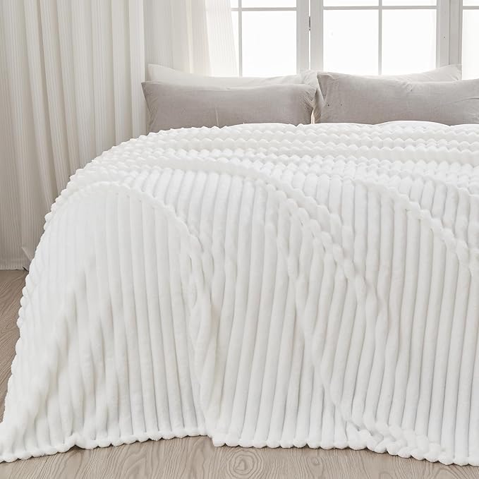 NEWCOSPLAY Super Soft Queen Blanket White Premium Silky Flannel Fleece 3D Ribbed Jacquard Lightweight Bed Blanket All Season Use (White Ribbed, Queen(90"x90"))