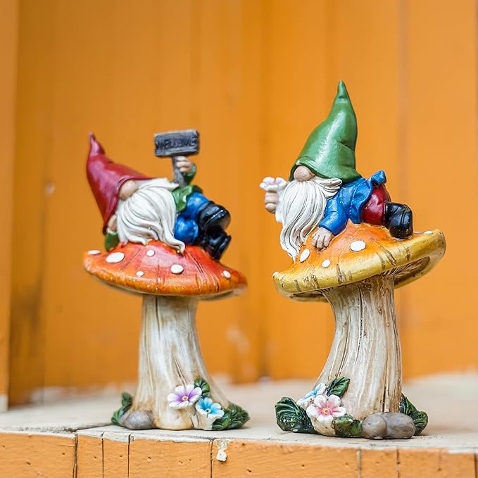 TERESA'S COLLECTIONS Garden Gnomes on Mushroom, Set of 2 Cute Resin Gnome Statues for Yard, Outdoor Patio Porch Lawn, Ideal Gift for Dad Mom Birthday, Outside Decor Housewarming Gifts
