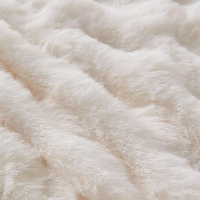 Lotus Karen King Size Faux Fur Blanket Cream White - Big Bubble Rabbit Fluff Throw for Bed Large Fluffy Fuzzy Cozy Thick Furry Plush Shaggy Blankets 108x90 Inches