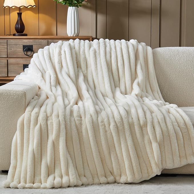NEWCOSPLAY Faux Fur Twin Blanket Ivory 3D Ribbed Plush Thick Warm Blanket for Couch Sofa Bed 850GSM (Ivory Ribbed, Twin(60"x80"))