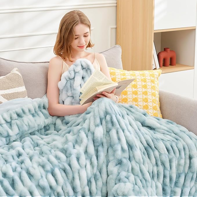 Ultra Soft Luxury Faux Fur Twin Blanket for Counch,Fuzzy Fluffy Plush Warm Cozy Elegant Wrinkled Blanket for Sofa Bedroom Living Room,（60"x80",Tie-dye Freshwater Blue）