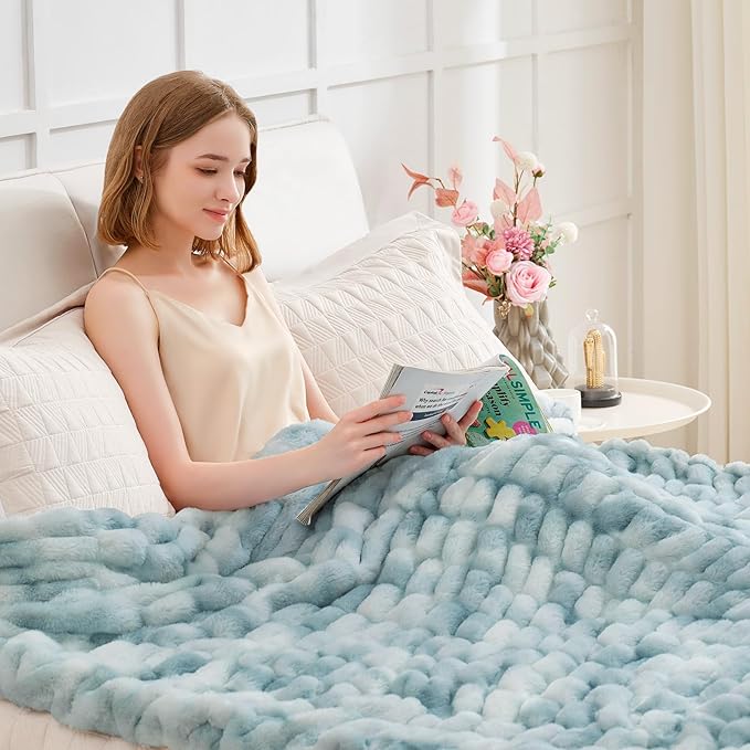 Ultra Soft Luxury Faux Fur Throw Blanket for Counch,Fuzzy Fluffy Plush Warm Cozy Elegant Wrinkled Blanket for Sofa Bedroom Living Room,（50"x60",Tie-dye Freshwater Blue）