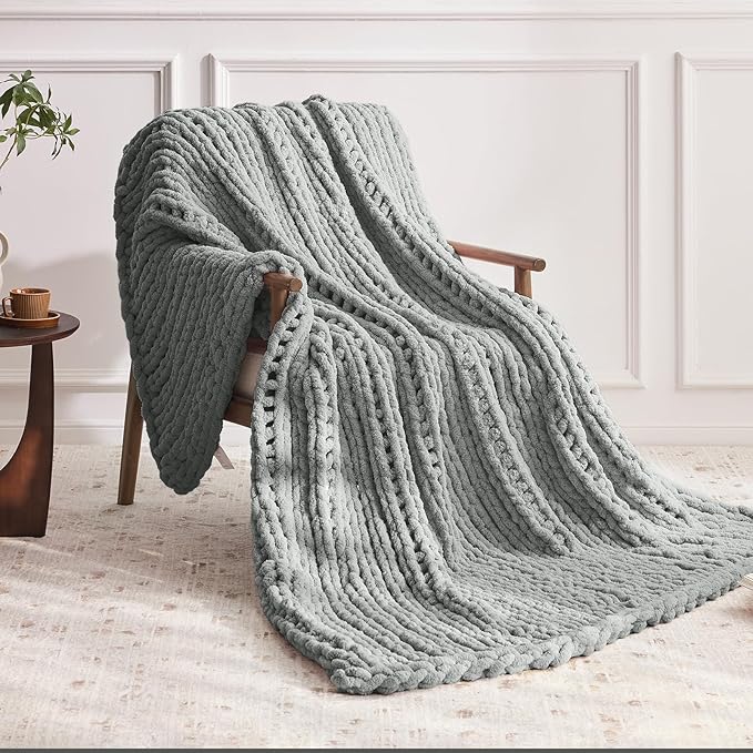 Chunky Knit Throw Blanket, 40''*50'' Knitted Throw Chenille Yarn for Bed Couch, Handmade Light Grey Crochet Big Thick Blanket, Machine Washable Cute Comfy Blanket for Home Decor