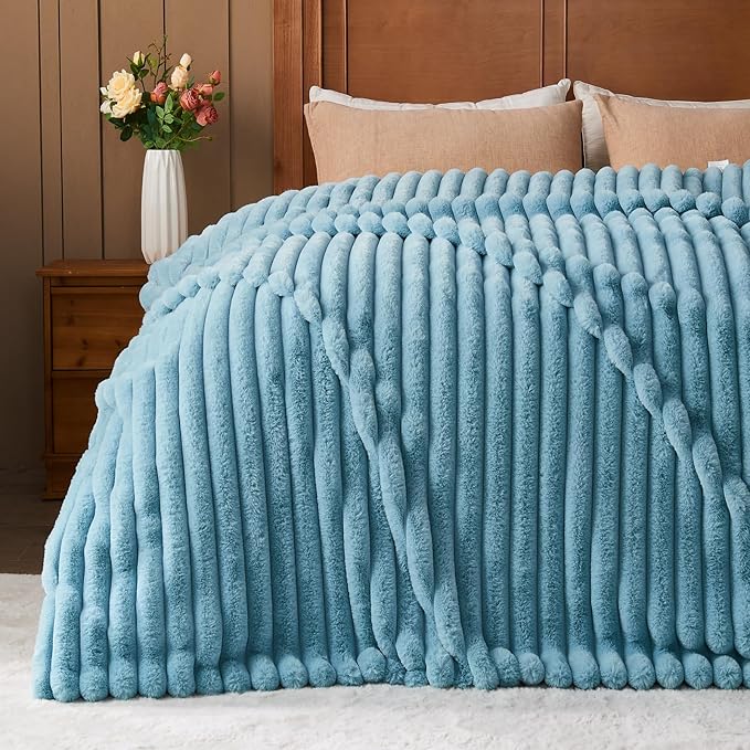 NEWCOSPLAY Faux Fur Throw Blanket Blue 3D Ribbed Plush Thick Warm Blanket for Couch Sofa Bed 850GSM (Blue Ribbed, Throw(50"x60"))