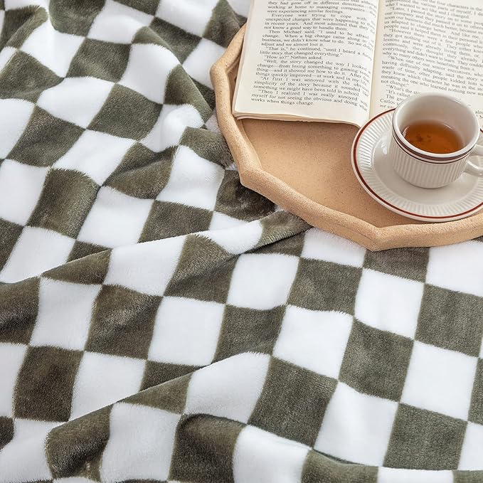 LOMAO Throw Blankets Flannel Blanket with Checkerboard Grid Pattern Soft Throw Blanket for Couch, Bed, Sofa Luxurious Warm and Cozy for All Seasons (Dark Olive, 90"x110")