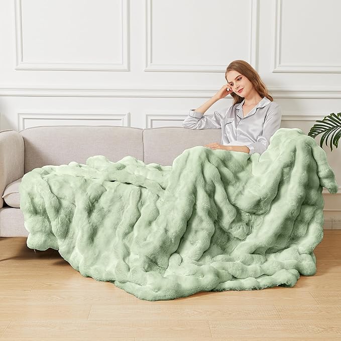 Sage Green Fluffy Comfy Blanket for Couch Living Room 50x60 Faux Fur Throw Blanket for Bed Soft Furry Cozy Best Housewarming Home Decor Gifts 860 GSM