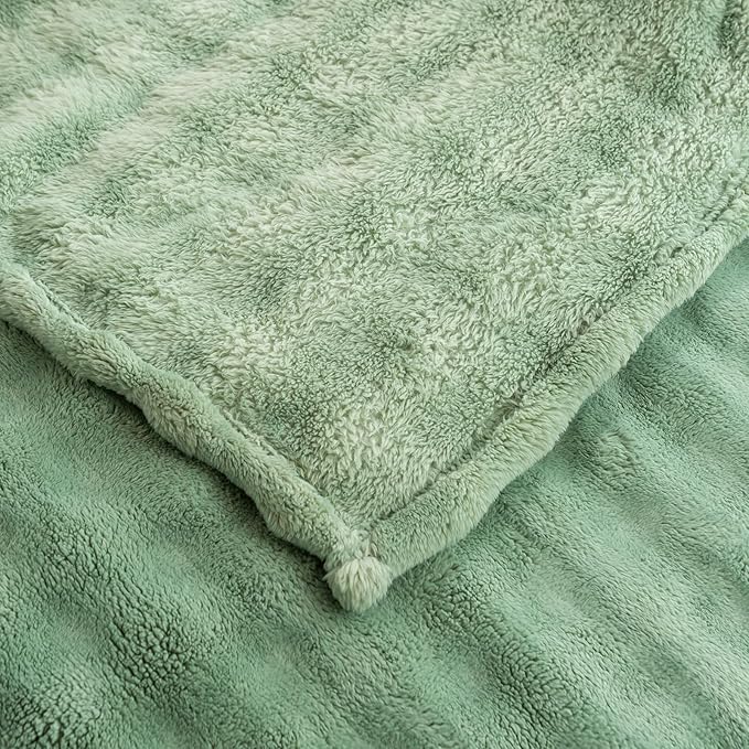 YUSOKI Luxury 3D Bubble Throw Blanket 3.1lb,All Ages,Home Decoration, (Sage Green,60 * 80inches)