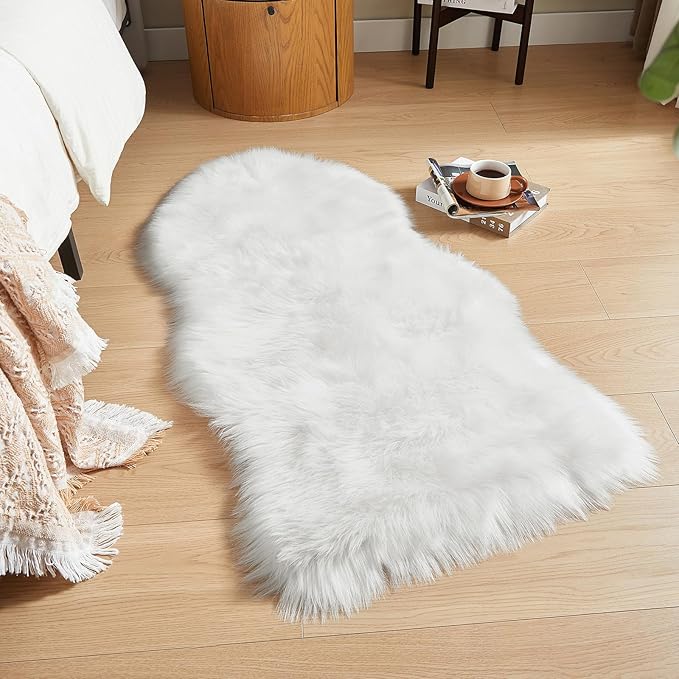 AMTOVO Faux Fur Rug, White Area Rug, Fluffy Sheepskin Rug, Fuzzy Ultra Soft 2 x 4 ft Shag Rugs for Bedroom Sofa Throw Cushion Room Decor, Sheepskin