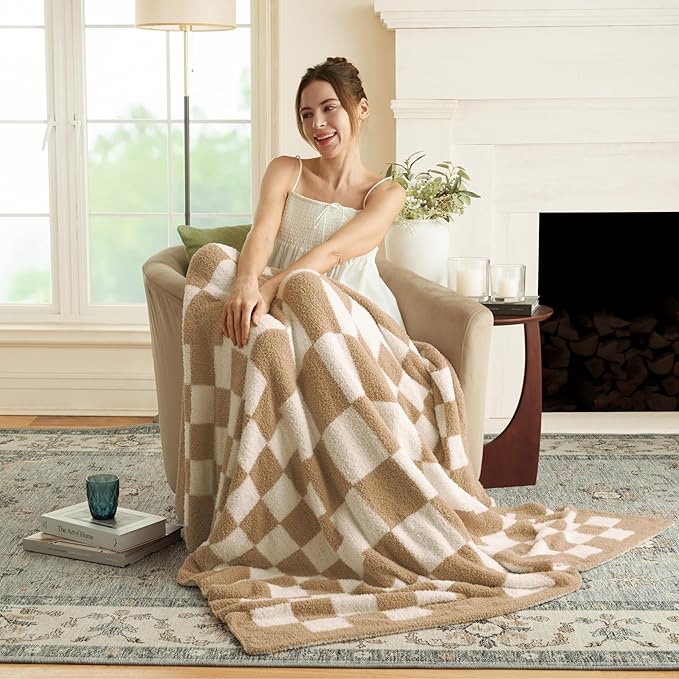 Joiedomi Throw Blanket for Couch Bed, Checkered Knitted Blankets Gifts for Women Mom Girls, Cozy Cute Soft Throw Home Room Decor Aesthetic for Women Mothers Birthday Gifts 50x70 Inches