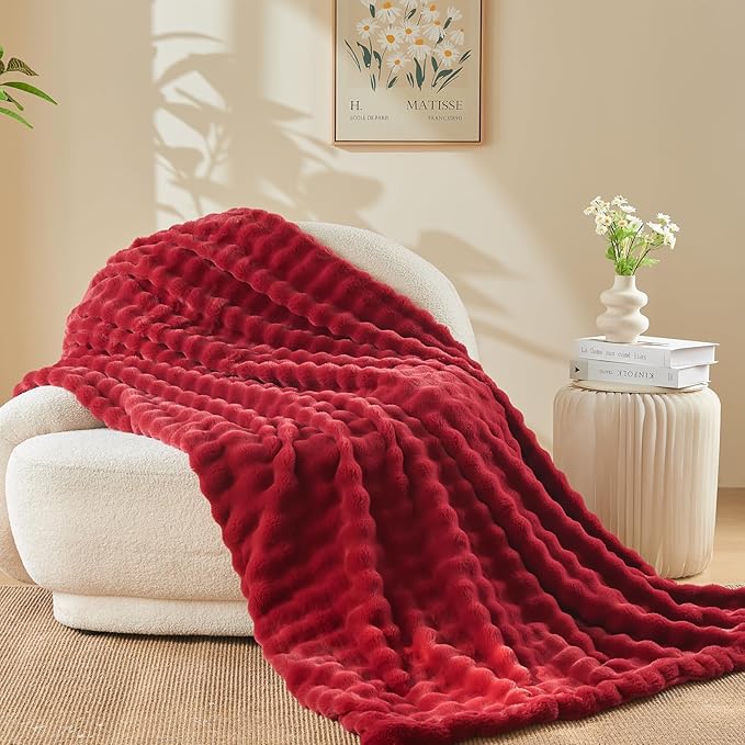 NEWCOSPLAY Faux Fur Throw Blanket Red Bubble Blanket Thick Warm Soft for Couch Sofa Bed 550GSM (Red, Throw(50"x60"))