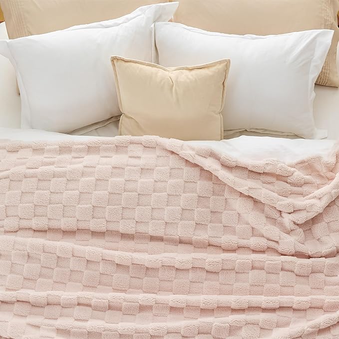Bedsure GentleSoft California King Blanket for Bed - Super Soft Cozy Blankets for Women Men Girls, Large Fuzzy Fleece Throw for Bedroom Decor, Light Pink, 102x96 Inches