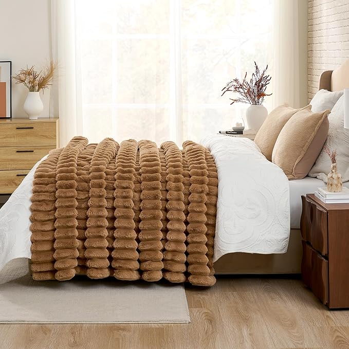 Cozy Bliss Faux Fur Throw Blanket for Couch, Cozy Warm Plush Striped Blanket for Sofa Bedroom Living Room, 50 * 60 Inches Toasty Brown
