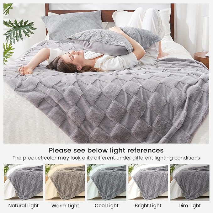 Cozy Bliss Checkered White Faux Rabbit Fur Throw Blanket, Soft Fuzzy Fluffy Minky Cream Furry Blankets for Couch, Bed (Grey, Queen(90" x 90"))