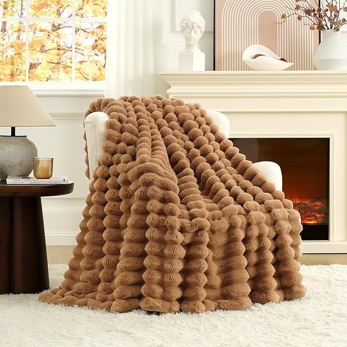 Cozy Bliss Faux Fur Throw Blanket for Couch, Cozy Warm Plush Striped Blanket for Sofa Bedroom Living Room, 50 * 60 Inches Toasty Brown