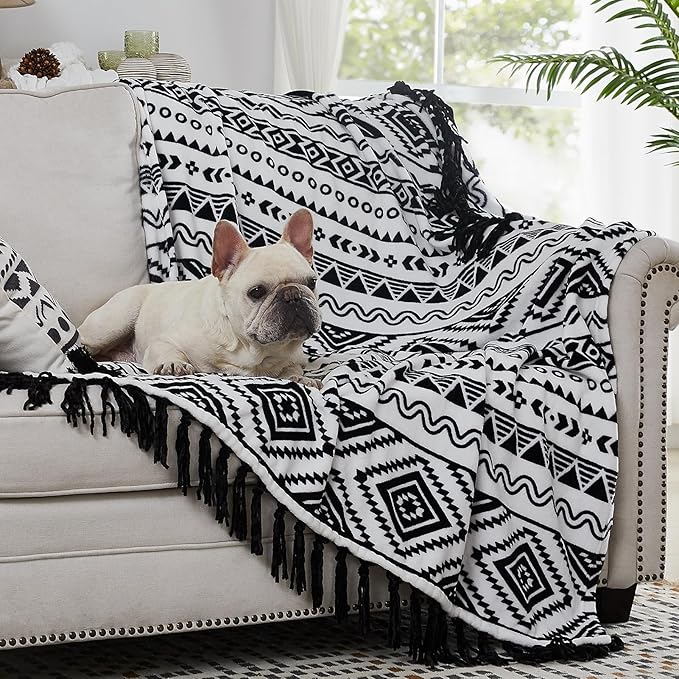 CASAAGUSTO Boho Throw Blanket - Black and White Decorative Blankets with Tassel, Printed Flannel Bohemian Blanket for Chair, Bed, Sofa, Couch(60 * 80, Black and White)
